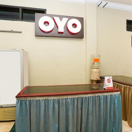 Oyo 2715 Hotel Madinah Syariah Pamekasan Exteriör bild